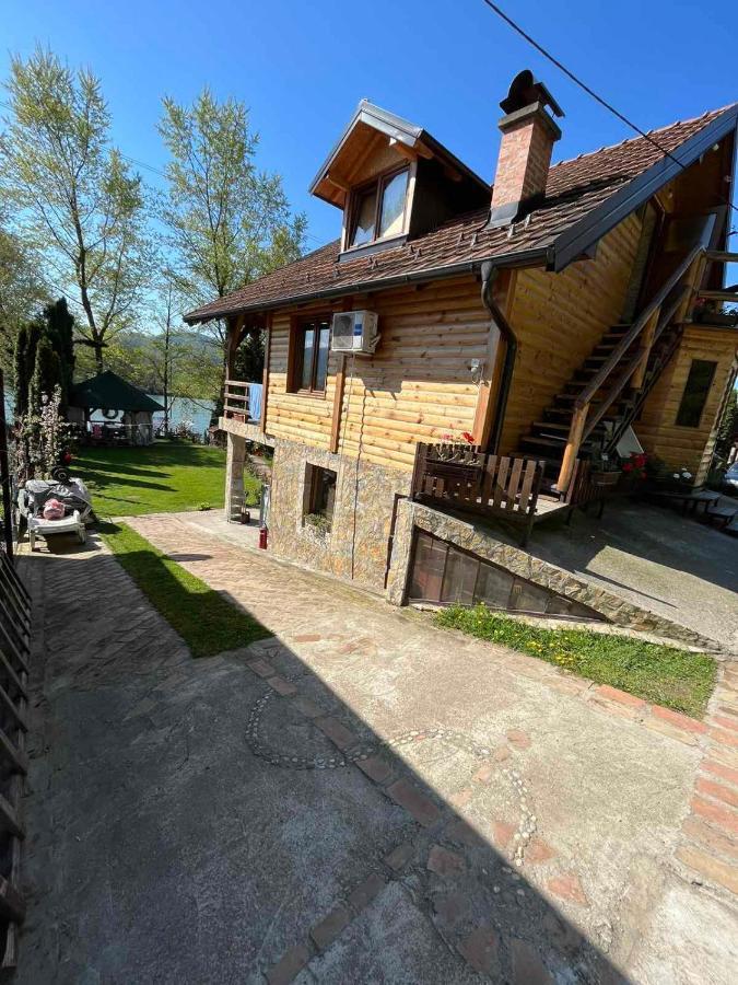 Apartman "Kapetana Luka" Ljubovija Eksteriør billede
